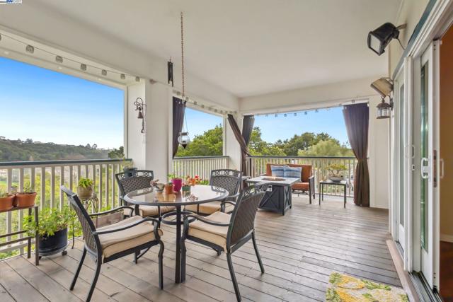3565 Star Ridge Rd, Hayward CA: https://media.crmls.org/mediaz/a6217080-b7a0-4d57-8c1d-564ccca950ad.jpg