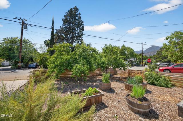 310 N Fulton Street, Ojai CA: https://media.crmls.org/mediaz/a621b3fa-e63b-49a2-a91b-dac17c801d2d.jpg