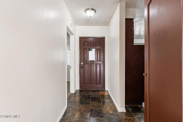19844 Hemmingway Street, Winnetka CA: https://media.crmls.org/mediaz/a6220f3e-c766-46e2-8d61-f1d6d8356999.jpg