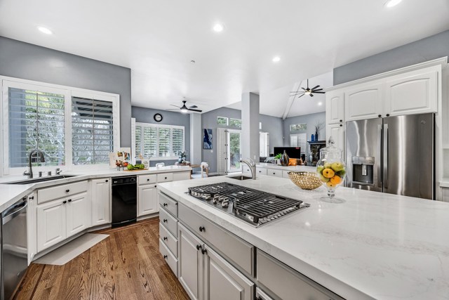 7832 Foothill Rd, Pleasanton CA: https://media.crmls.org/mediaz/a6224b2b-f1cf-43de-a0e5-aef1ae832946.jpg