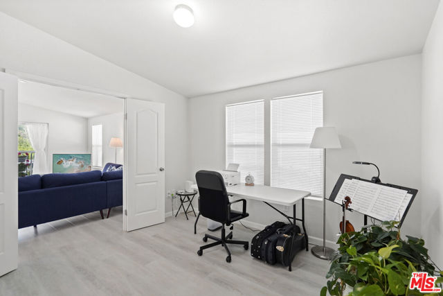 30473 Mulholland Hwy, Agoura Hills CA: https://media.crmls.org/mediaz/a622602a-fdc5-4a6f-b046-4e4cea5144e1.jpg