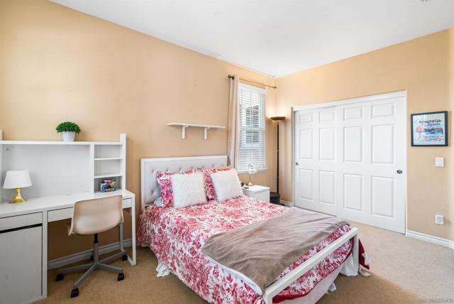 10286 Walnutdale St, San Diego CA: https://media.crmls.org/mediaz/a62260ef-91e7-4be8-b11c-4aa7299c9cb6.jpg