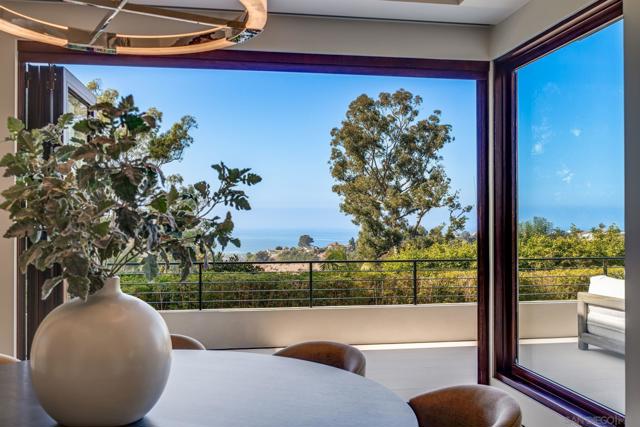 8070 La Jolla Scenic Dr N, La Jolla CA: https://media.crmls.org/mediaz/a62274b8-de64-4a1f-92e6-97ef6d8ece55.jpg