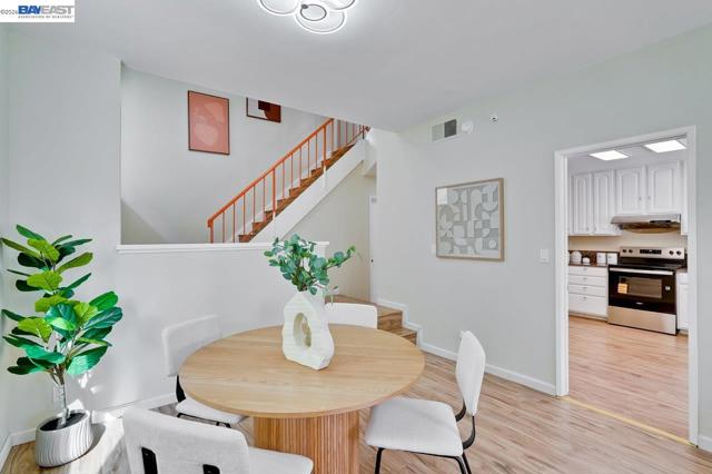 Image 10 of 58 For 4691 Rousillon Ave