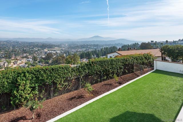 4258 Summit Drive, La Mesa CA: https://media.crmls.org/mediaz/a62278ff-5faf-4753-a58f-20aaf238716c.jpg