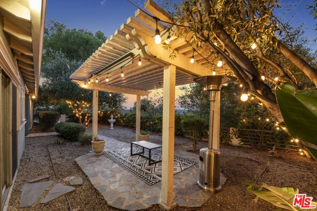3313 Coy Drive, Sherman Oaks CA: https://media.crmls.org/mediaz/a622962f-2cd5-4b14-b2e8-5dde215f0c43.jpg