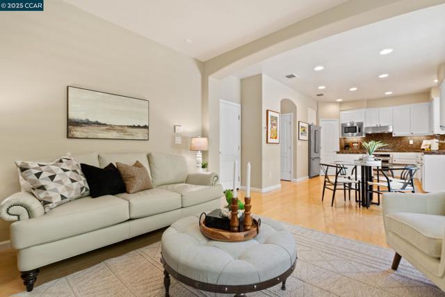 1560 Craiglee Way, San Ramon CA: https://media.crmls.org/mediaz/a622ac54-5bcf-4e0a-b583-078c75dd8c11.jpg