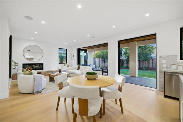 852 La Para Avenue, Palo Alto CA: https://media.crmls.org/mediaz/a623e9fe-0a2b-462f-8961-29af922cb765.jpg