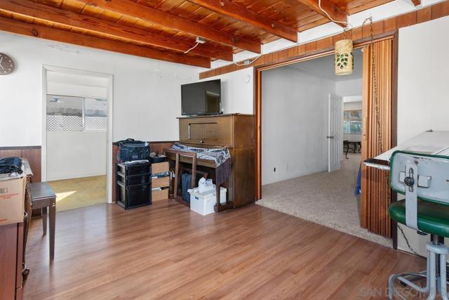 3607 Frenzel Cirl, Oceanside CA: https://media.crmls.org/mediaz/a62419cb-fbdd-4866-92c3-3ed51170b794.jpg