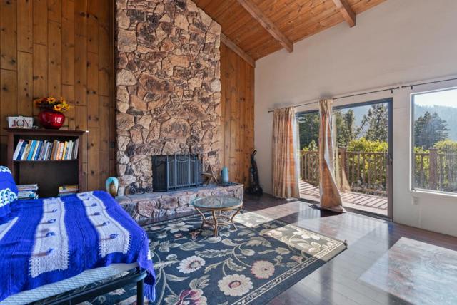 267 Crows Nest Drive, Boulder Creek CA: https://media.crmls.org/mediaz/a6245085-1dce-4a8a-adeb-90e2f58fcf8b.jpg