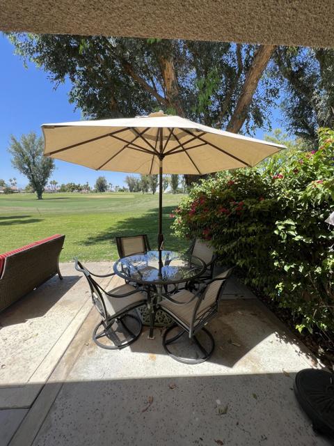 26 Mission Court, Rancho Mirage CA: https://media.crmls.org/mediaz/a6246014-b34d-4d27-b844-7af7f171e888.jpg