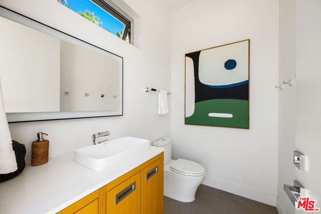 6 Big Sioux Road, Rancho Mirage CA: https://media.crmls.org/mediaz/a6247643-9bfa-48f0-9efc-2c94ba60df68.jpg