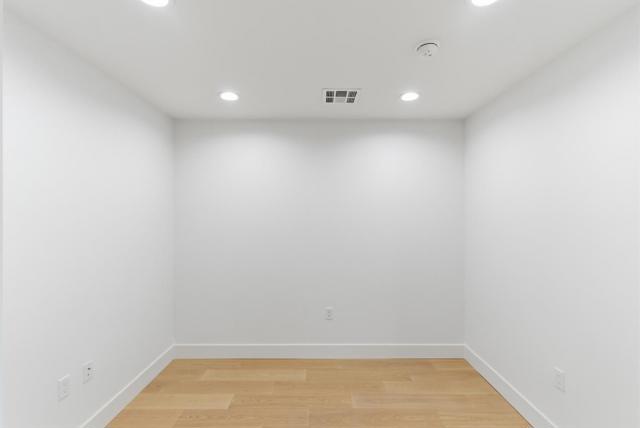 560 El Camino Real, San Carlos CA: https://media.crmls.org/mediaz/a624a441-ce43-4c50-9078-2bd01ed86aed.jpg