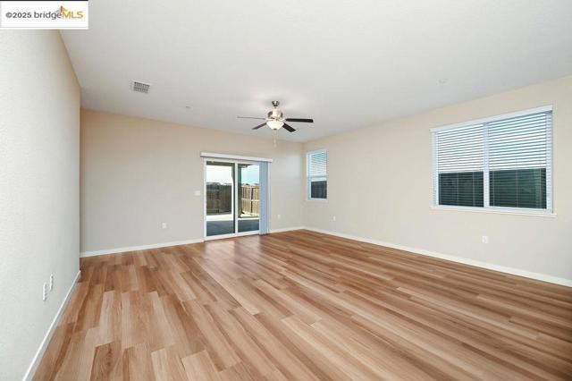 2291 Revival Lane, Rio Vista CA: https://media.crmls.org/mediaz/a624c4ee-cb21-4229-ba2e-af3ae38f0a20.jpg