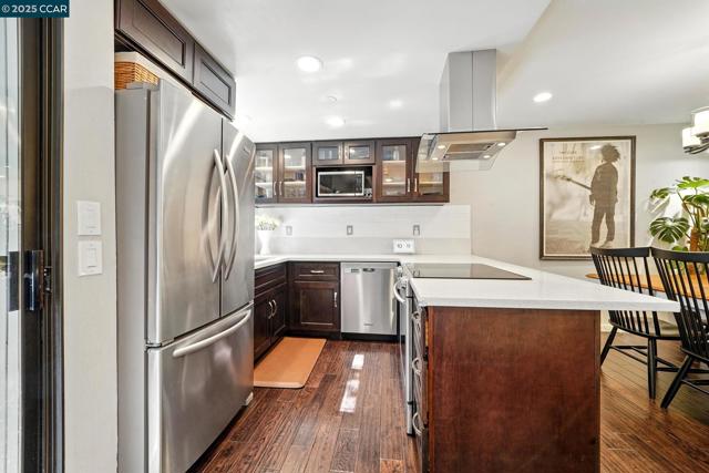 1624 San Luis Rd, Walnut Creek CA: https://media.crmls.org/mediaz/a624cd77-f60c-4c2e-9ce9-1c04c868b6c4.jpg