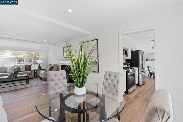 197 Hazel Dr, Pleasant Hill CA: https://media.crmls.org/mediaz/a624d1aa-3cda-4aa6-b849-dbfbc4b6635d.jpg