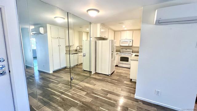6330 Genesee Ave, San Diego CA: https://media.crmls.org/mediaz/a625de16-6816-4988-9745-5d431970bd3b.jpg