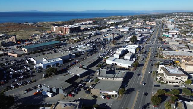 1725 Fremont Boulevard, Seaside CA: https://media.crmls.org/mediaz/a6275ad9-2fe5-4197-a22a-be08e3175f73.jpg