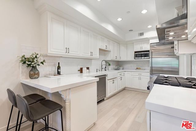 2 Bed Home for Sale in Los Angeles, California