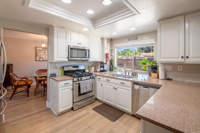 40112 Adian Court, Temecula CA: https://media.crmls.org/mediaz/a627e38a-1c1a-4f95-8c99-8a90dfee0ba8.jpg
