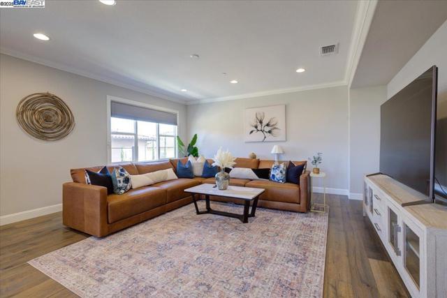2092 Drysdale St, Danville CA: https://media.crmls.org/mediaz/a62844c9-fa59-4260-b56a-489d2a70f2bd.jpg