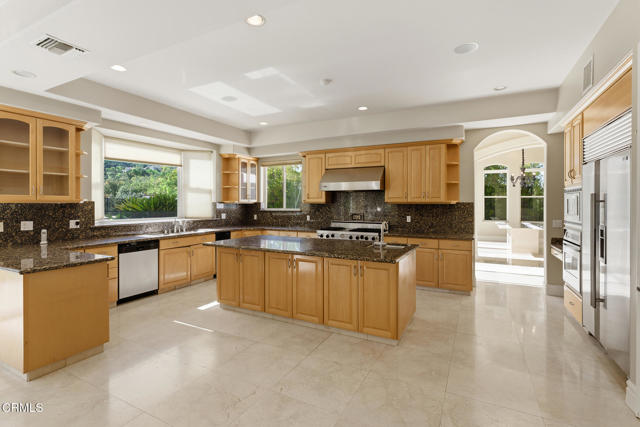 Detail Gallery Image 10 of 39 For 4174 Elm View Dr, Los Angeles,  CA 91316 - 5 Beds | 5 Baths