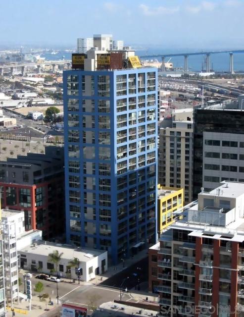 321 10Th Ave, San Diego CA: https://media.crmls.org/mediaz/a62a785c-8236-4ea1-a148-bd80fe6f0aa5.jpg