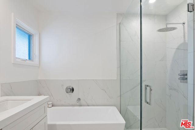 3482 Vista Haven Road, Sherman Oaks CA: https://media.crmls.org/mediaz/a62b752d-e8f2-4fed-9a53-574fedcf2176.jpg