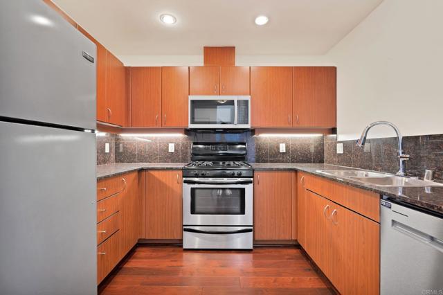 Detail Gallery Image 9 of 54 For 1580 Union St #706,  San Diego,  CA 92101 - 2 Beds | 2 Baths