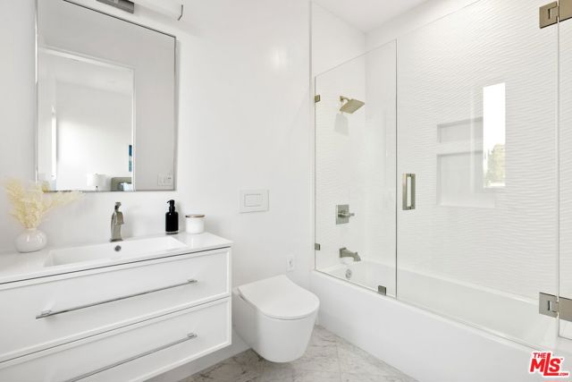 900 N Vista Street, Los Angeles CA: https://media.crmls.org/mediaz/a62bea15-d32f-4bea-91f5-1b6eff8ab841.jpg