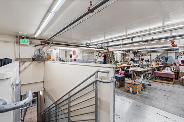 Image 40 of 52 For 1114 Howard Street