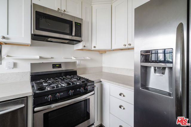 246 N Coronado Street, Los Angeles CA: https://media.crmls.org/mediaz/a62cff48-96be-4bad-96b1-2449ac86ddb1.jpg