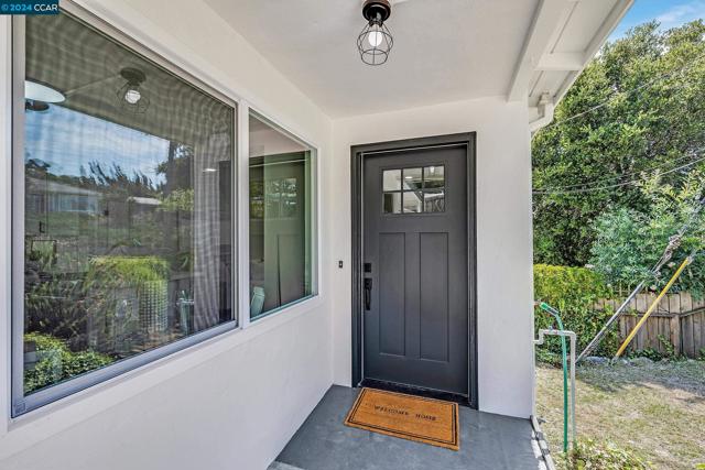 4170 Maple Ave, Oakland, California 94602, 2 Bedrooms Bedrooms, ,1 BathroomBathrooms,Single Family Residence,For Sale,Maple Ave,41064201