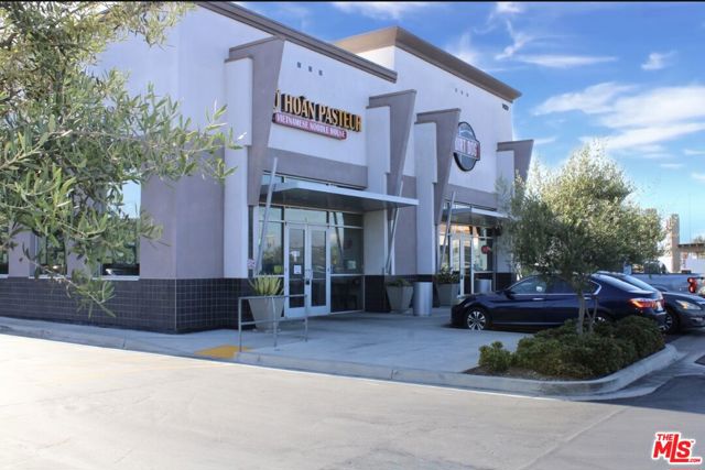Image 6 of 9 For 1420 Redondo Beach Blvd