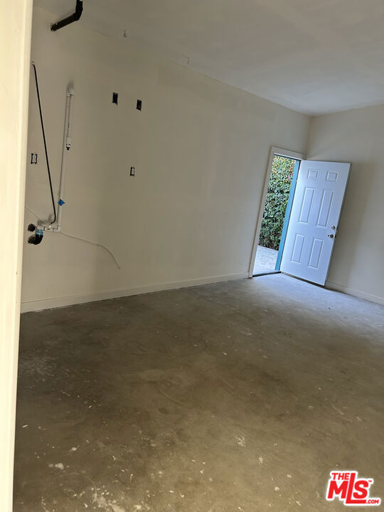 Image 6 of 31 For 6648 Gaviota Avenue