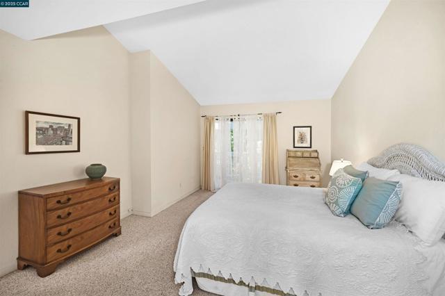 368 Grapevine Pl, Pleasant Hill CA: https://media.crmls.org/mediaz/a62ef1ab-495f-4cce-a865-3379a75cbf52.jpg