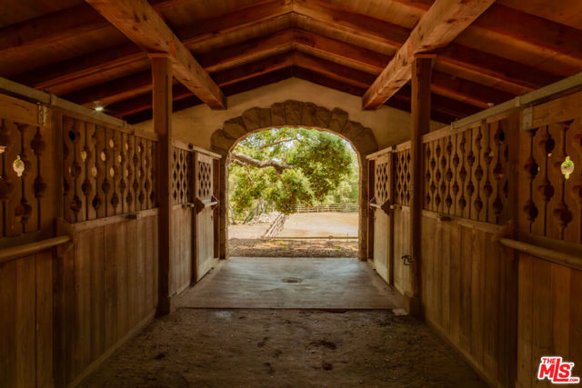 405 Toro Canyon Road, Carpinteria CA: https://media.crmls.org/mediaz/a62f2eb7-92d5-4536-9fc8-fc5e1feea263.jpg