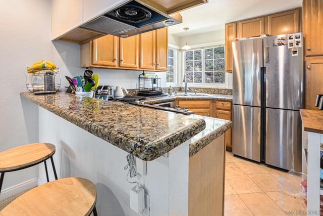 4887 Bella Pacific Row, San Diego CA: https://media.crmls.org/mediaz/a62fffd3-52da-45e9-b001-49584b03207b.jpg