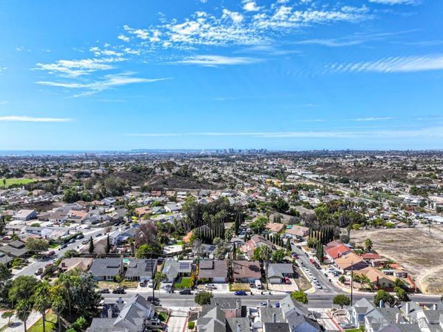 327 61st STREET, San Diego CA: https://media.crmls.org/mediaz/a63018f0-9268-49bc-9e63-0bb9b261793e.jpg