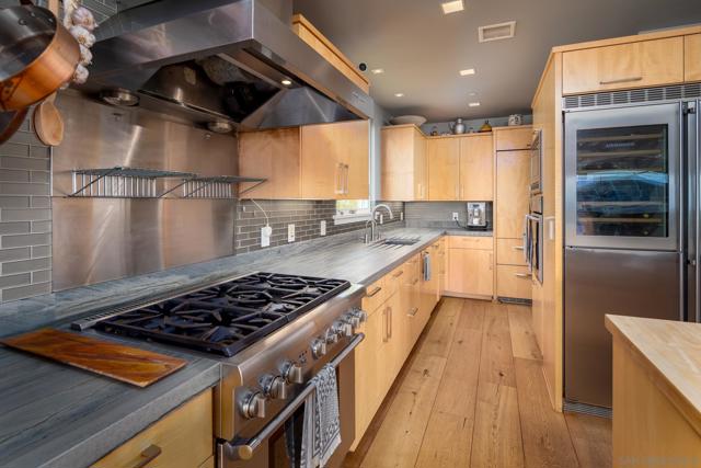 1521 Neptune Ave, Encinitas CA: https://media.crmls.org/mediaz/a630197a-5c97-4a73-85e7-e3d03881afac.jpg