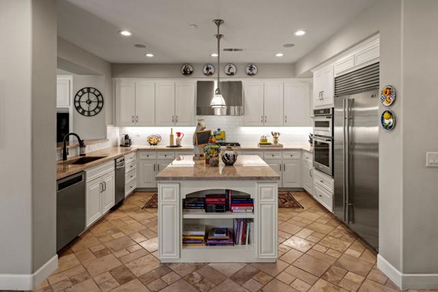 216 Mirasol Way, Monterey CA: https://media.crmls.org/mediaz/a63092eb-517e-4fec-b7ce-6590e63b9e7c.jpg
