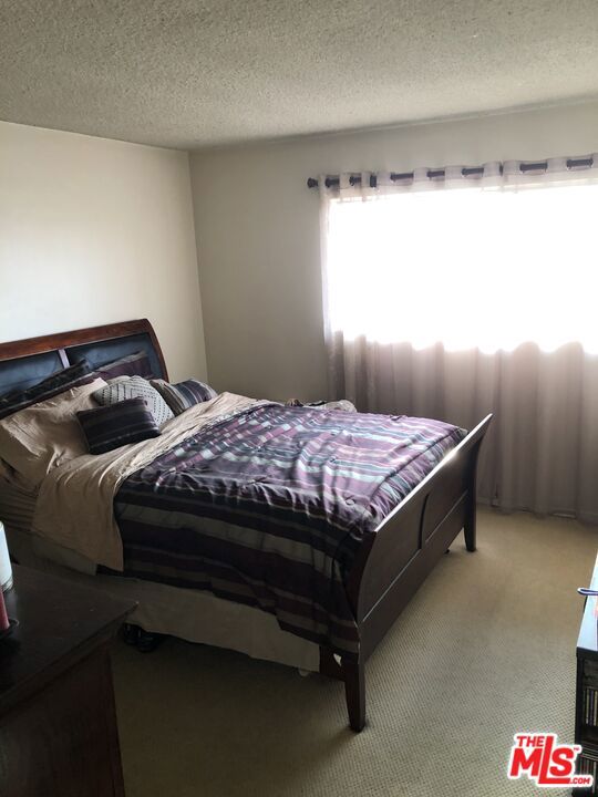 855 Victor Avenue 305