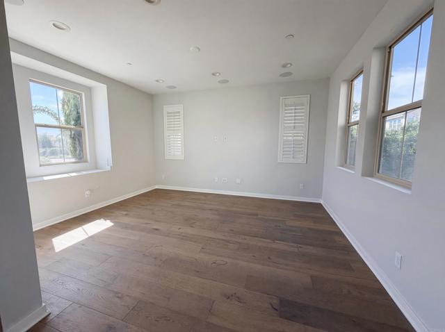 Detail Gallery Image 12 of 36 For 951 Camino Aldea, Chula Vista,  CA 91913 - 4 Beds | 3 Baths