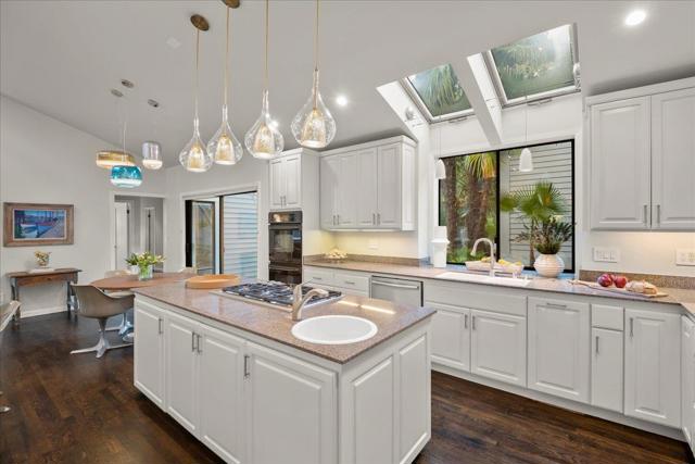 28140 Story Hill Lane, Los Altos Hills CA: https://media.crmls.org/mediaz/a6315c13-6a53-460f-8687-9cb9fd9c4f27.jpg