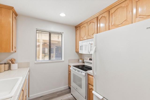 576 W Parr Avenue, Los Gatos CA: https://media.crmls.org/mediaz/a6324fd7-e582-44a2-b763-229c300bd175.jpg