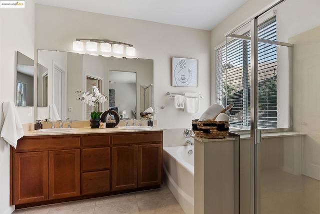 3680 Mallard Ct, Antioch CA: https://media.crmls.org/mediaz/a632744b-13c5-4818-92af-6759ca7ca5da.jpg
