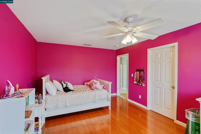 812 Westgate Drive, Vacaville CA: https://media.crmls.org/mediaz/a632cc57-459a-46d9-b42e-29aedc0a39b3.jpg