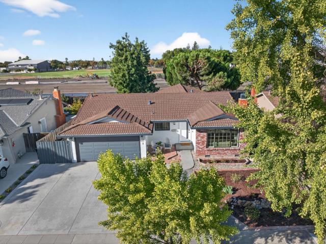 625 Kiowa Circle, San Jose CA: https://media.crmls.org/mediaz/a632f586-4b39-4dfe-b436-a6ce8019e89d.jpg