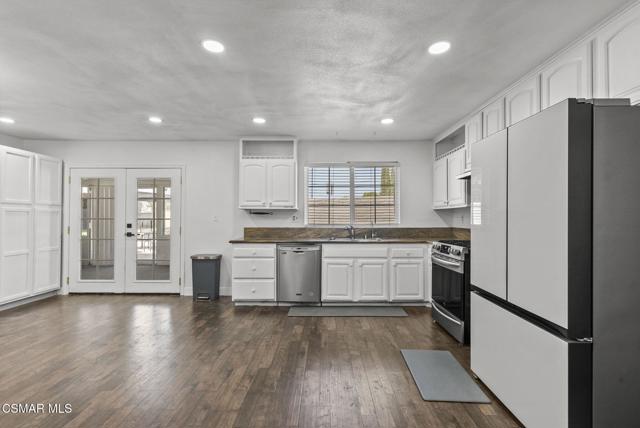459 Mark Drive, Simi Valley CA: https://media.crmls.org/mediaz/a633a0c0-7cfa-4d9d-96e6-d7c297304cad.jpg