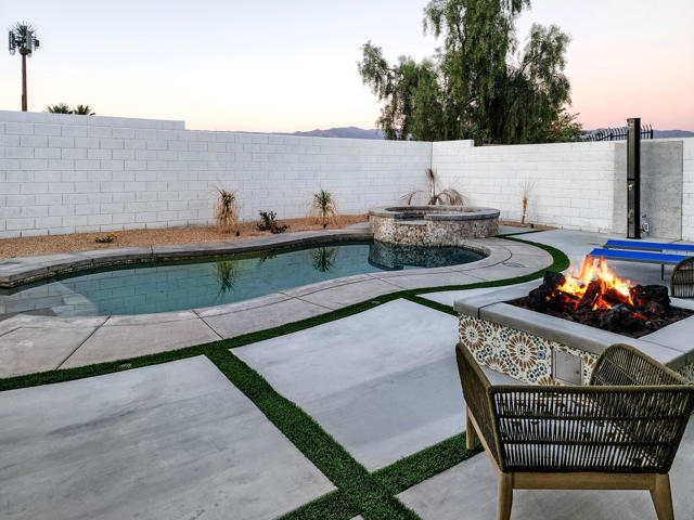 80708 Foxglove Lane, Indio CA: https://media.crmls.org/mediaz/a633cc9a-06ea-41dd-857a-13fe6971ee31.jpg
